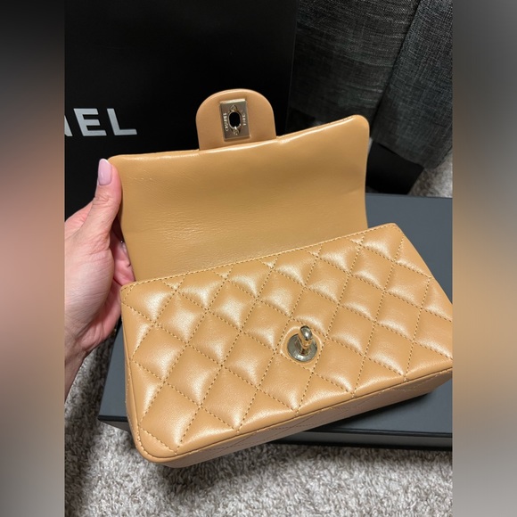 ✖️SOLD✖️Chanel 23P Dark Beige Mini Rectangle Top Handle LGHW - Picture 3 of 6